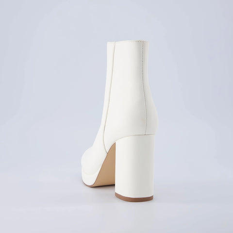 Dish Heeled Boot